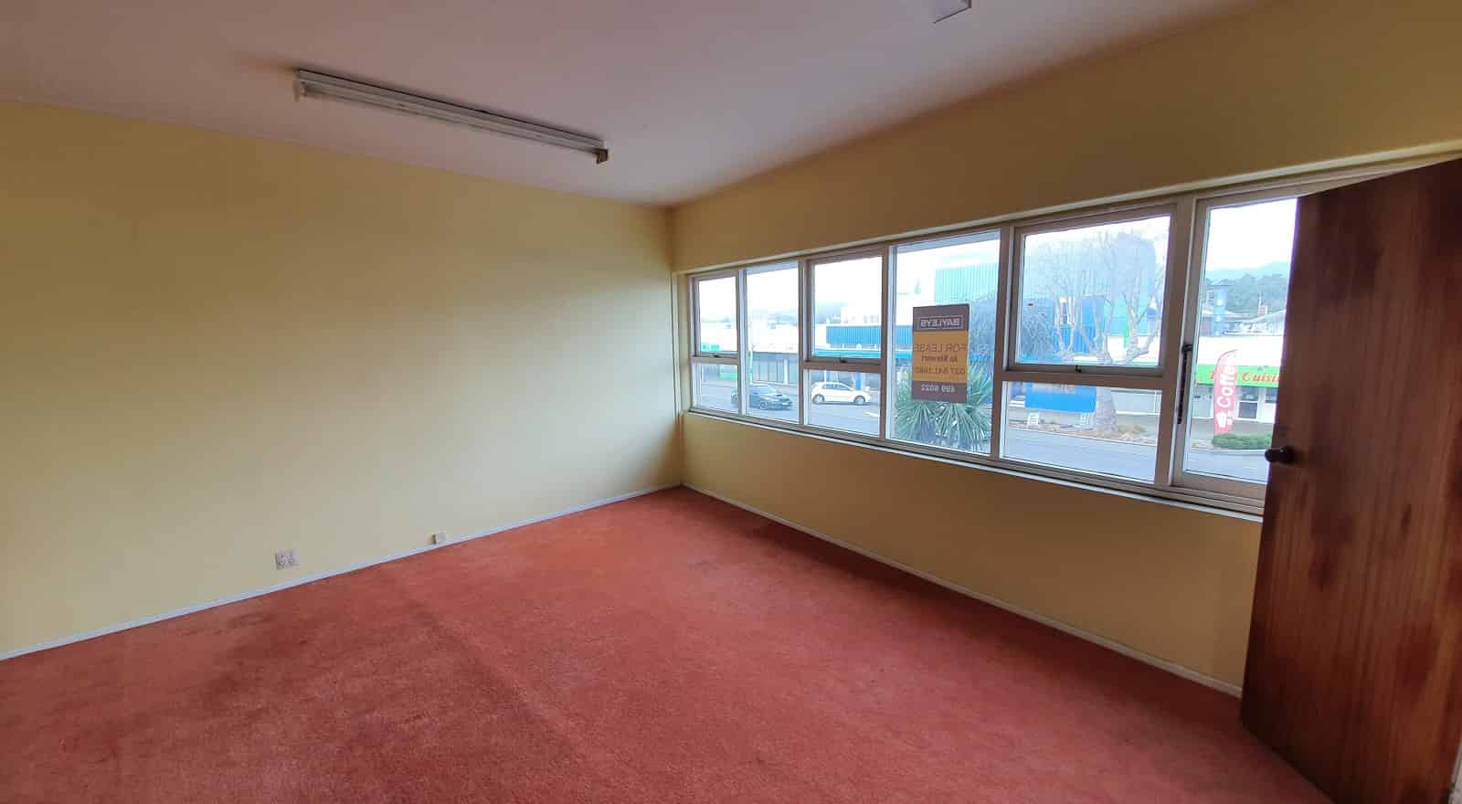 For lease 249255 Oxford Street, Levin realestate.co.nz