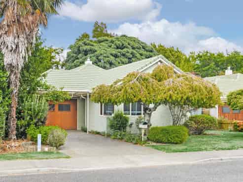 620 York Street, Mahora