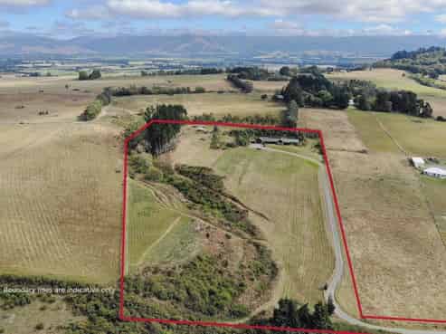 175 Summerhill Road, Cust