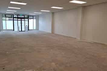 168m2* of Retail in Linwood
