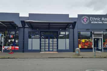 168m2* of Retail in Linwood