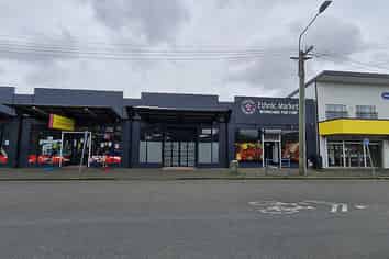 168m2* of Retail in Linwood