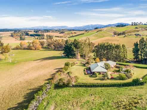 110 Campions Road, Cust