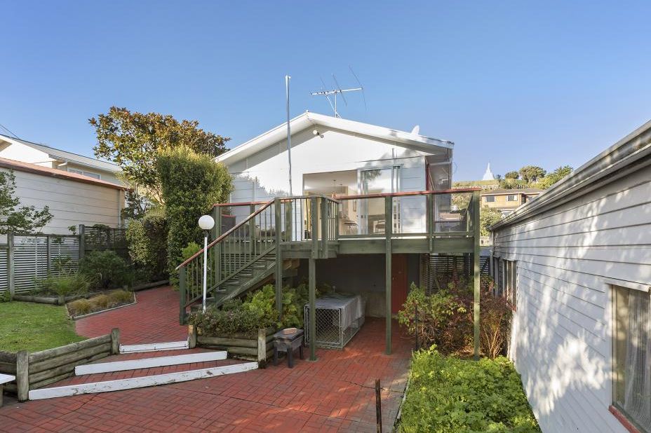 Property value 15 Frobisher Street, Island Bay realestate.co.nz