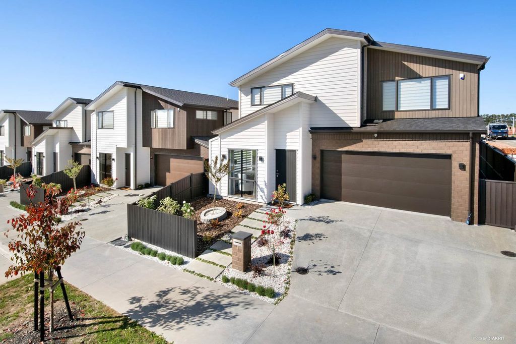 Property value 137 Clark Road, Hobsonville realestate.co.nz