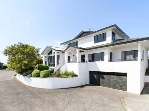 5 The Strand, Okarito