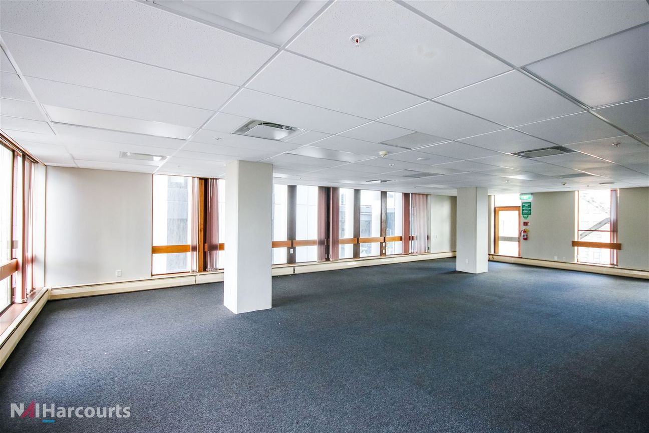 Central Office With Views - Vista 2