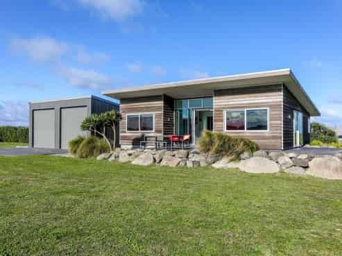 63 Anglers Avenue, Okato