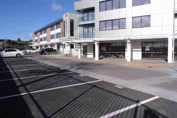 TWO LEVEL BRAND NEW RETAIL/SHOWROOM UNITS
