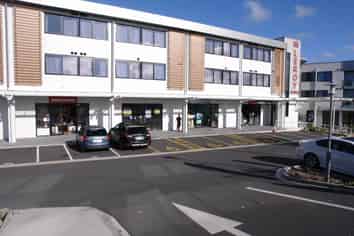 TWO LEVEL BRAND NEW RETAIL/SHOWROOM UNITS
