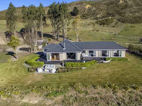 195 Campions Road, Cust