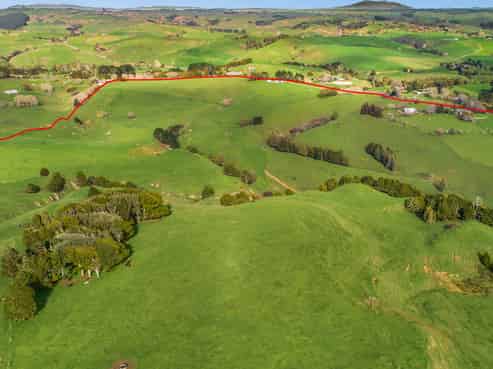 2192 Hetherington Road, Ruawaro