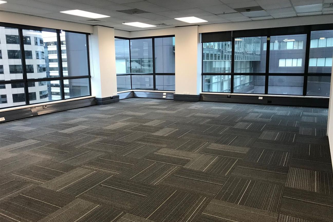 Great Centrally Located Office! - Περισσότερα