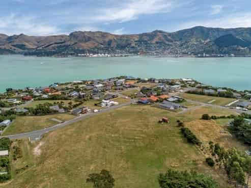 18 Muriwai Drive, Diamond Harbour