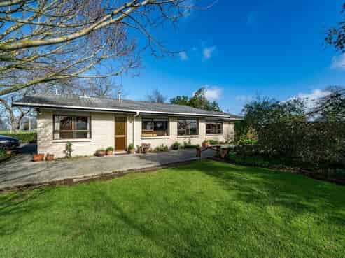 1633 State Highway 25, Pipiroa