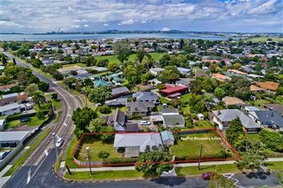 Property value 57 Yeovil Road, Te Atatu Peninsula realestate.co.nz