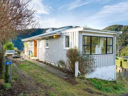 20 Tui Terrace, Waipori Falls