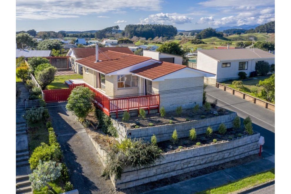 For rent Elevated Otaki Beach Home realestate.co.nz