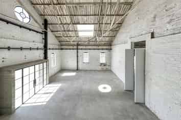 110m2 Funky Corner Retail Space for lease