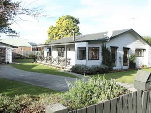 135 Great North Road, Winton