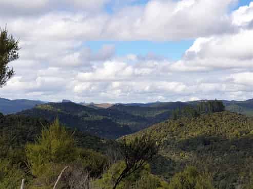 372 Dangen Road, Peria