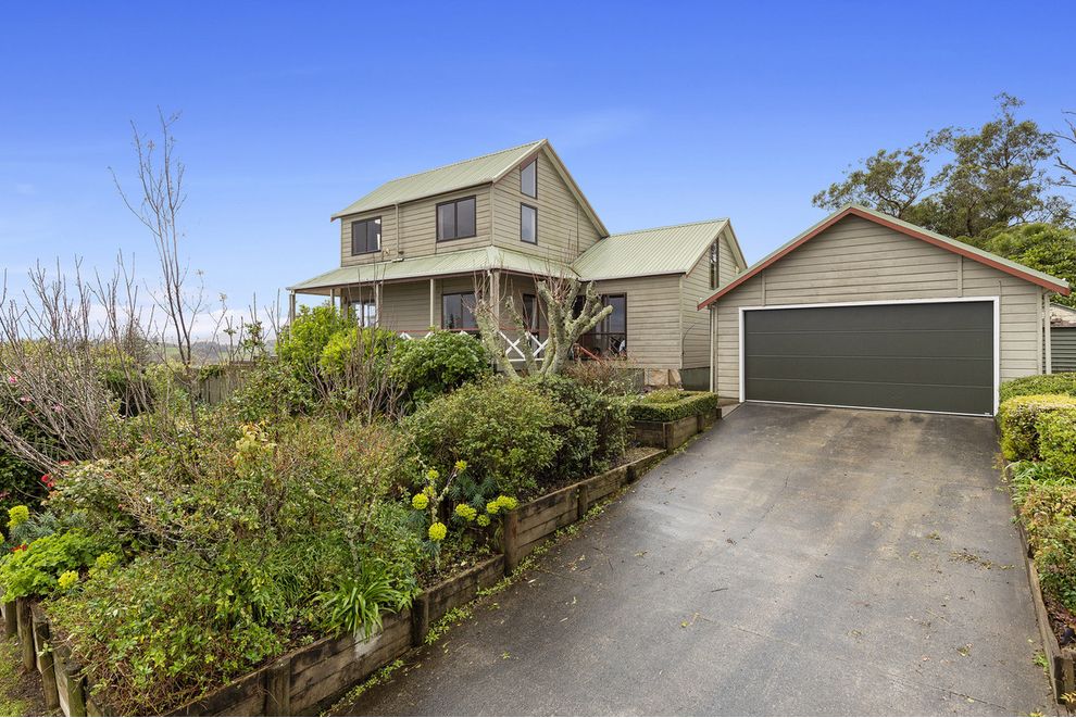 For sale Perfect Home for Hamilton or Auckland Commute realestate.co.nz