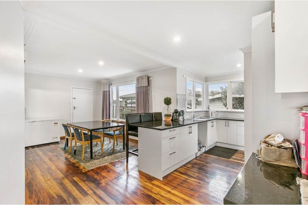 For rent BIG Family House at Mangere realestate.co.nz