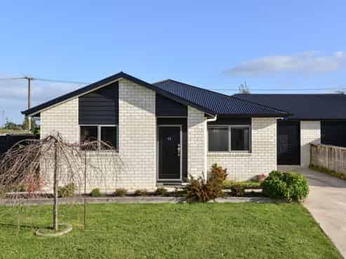 11/11 Errol Close, Burbush