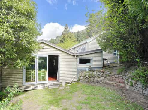 321 Port Hills Road, Hillsborough