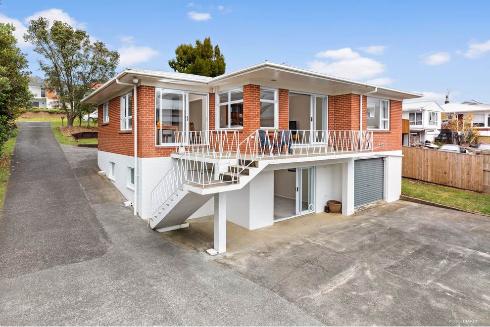 For sale PUKEKOHE HILL LOCATION WITH SOME HARBOUR VIEWS!!! realestate
