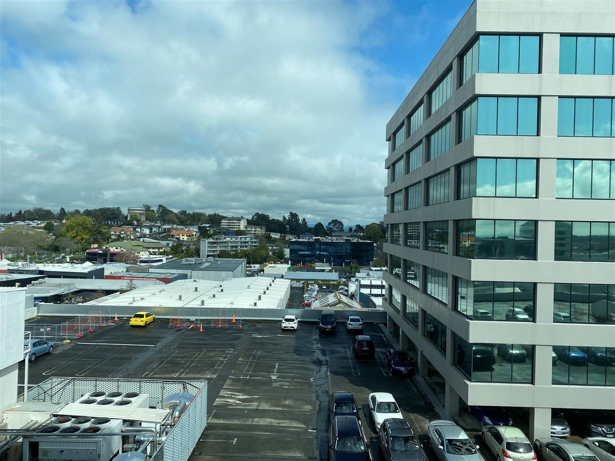 GLORIOUS VIEWS WITH BRAND NEW FIT OUT - Ansicht 6