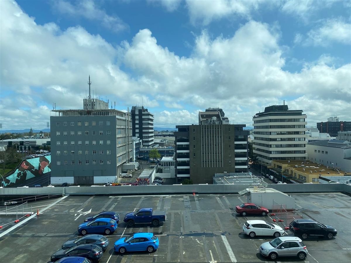 GLORIOUS VIEWS WITH BRAND NEW FIT OUT - Ansicht 5
