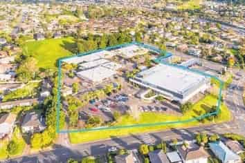 Retail Space at Royal Heights Shopping Centre!