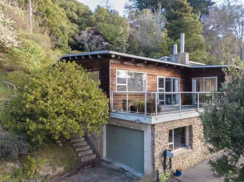 51 Irvine Road, The Cove