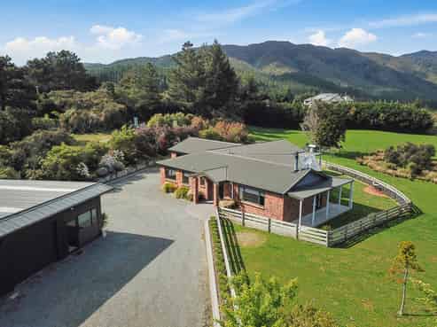 32B Kaitoke Loop Road, Kaitoke