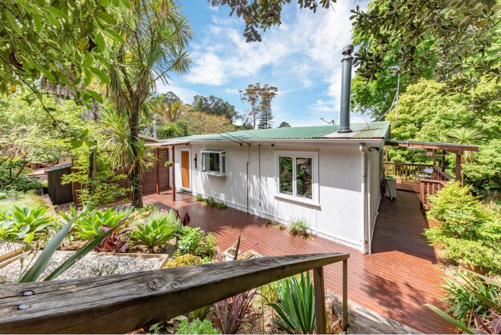 For sale Easy Entry Into Titirangi realestate.co.nz