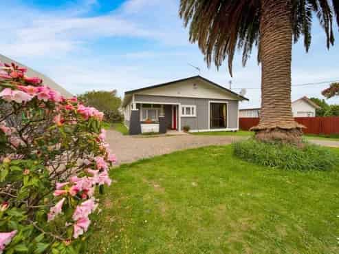 54 Egmont Street, Kaponga