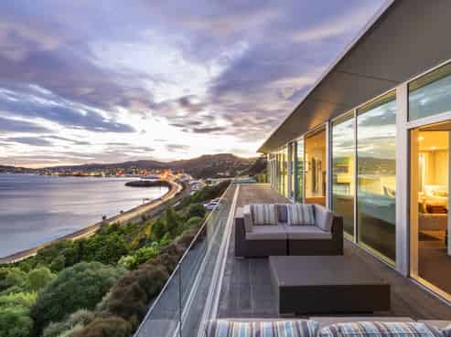 15 Sovereign Point, Kaiwharawhara
