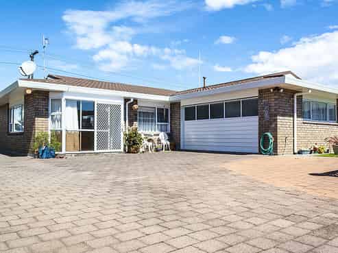 36 Tukapa Street, Westown