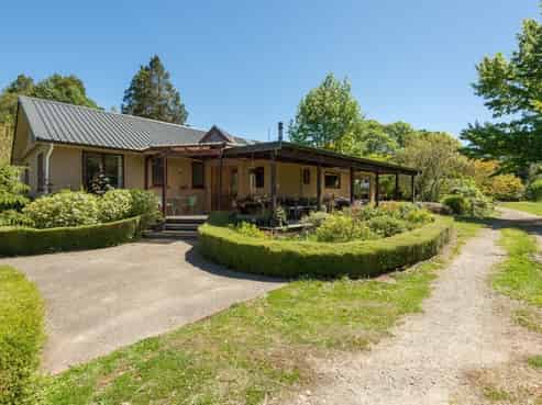 500 Dovedale Road, Dovedale