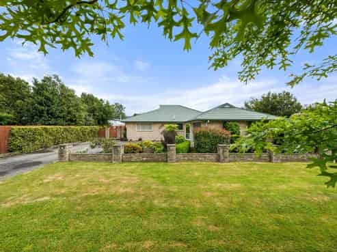 18 Parsonage Road, Woodend
