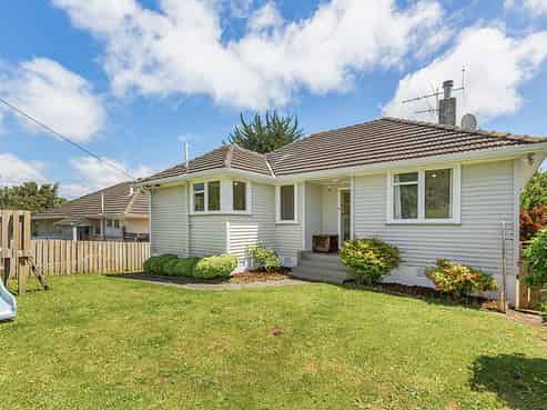 20 Champion Street, Porirua East