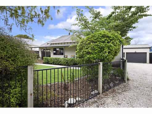 6 Lord Rutherford Road North, Brightwater