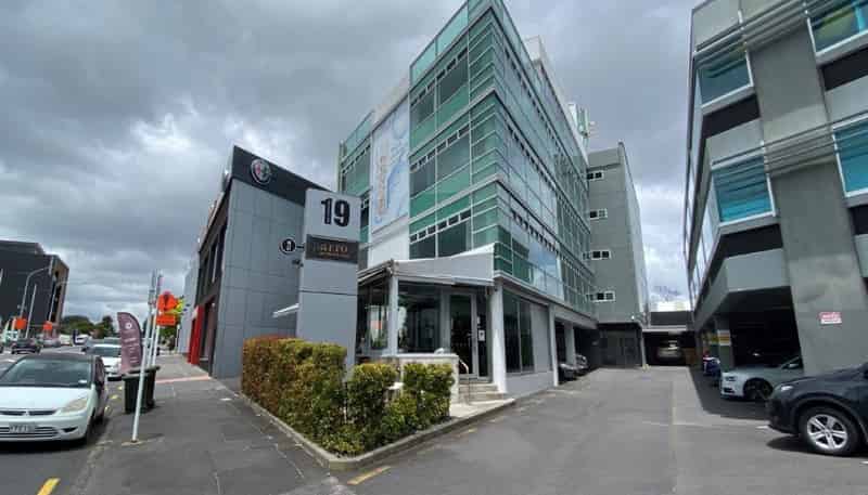  19 Great South Road, Epsom