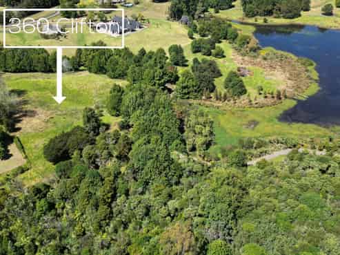 360 Clifton Road, Whitford