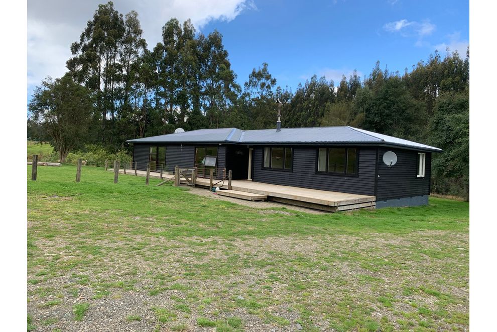 For sale 2132 Tahakopa Valley Road, Owaka realestate.co.nz