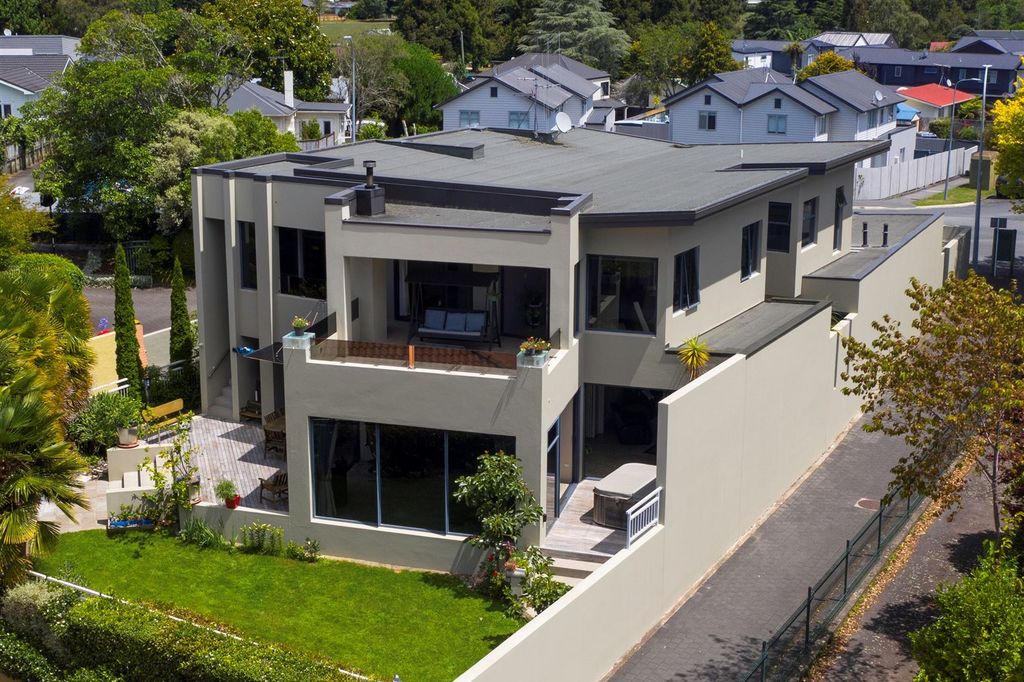 Property value 64A Lake Crescent, Hamilton Lake realestate.co.nz