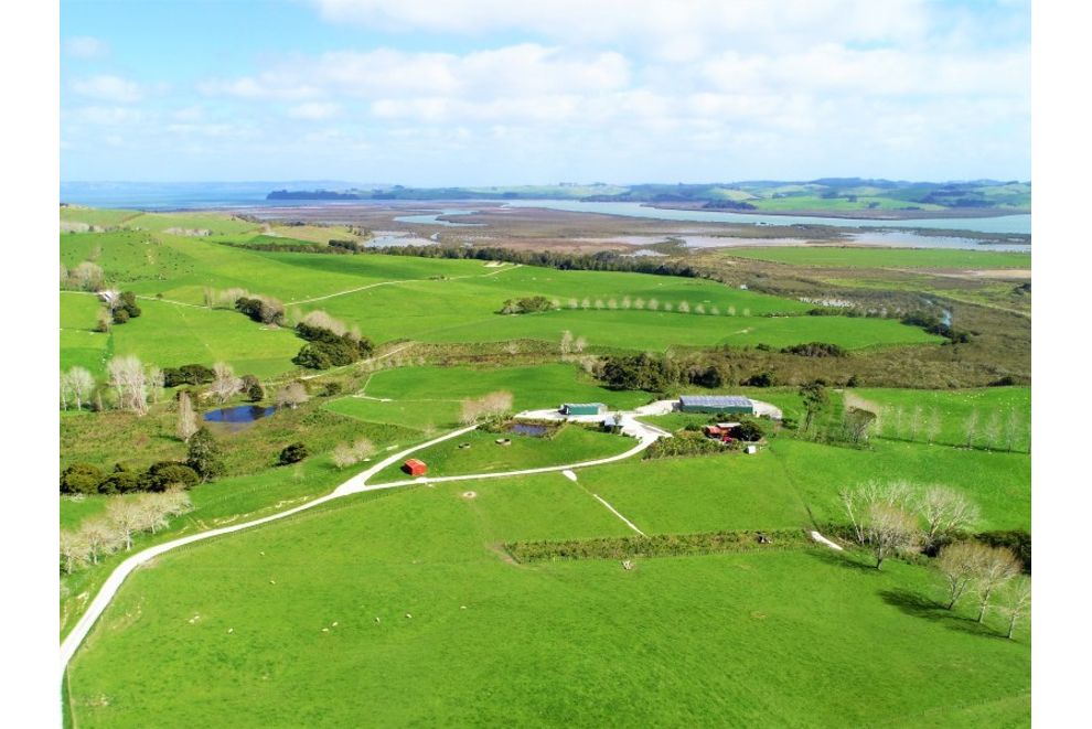 For sale 4193 Kaipara Coast Highway, Tauhoa realestate.co.nz