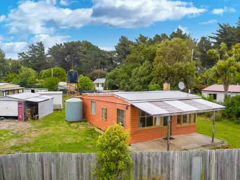 6 Poto Street, Aramoana