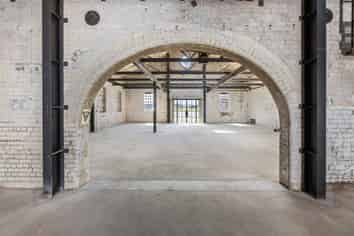 348m2 Crazy Cool Area for lease